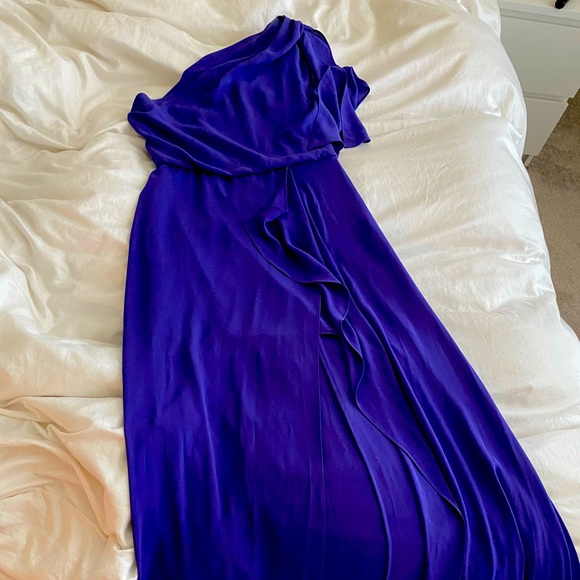 BCBGMaxAzria Prom Dress Kendal One Shoulder Ruffle - Picture 4 of 4